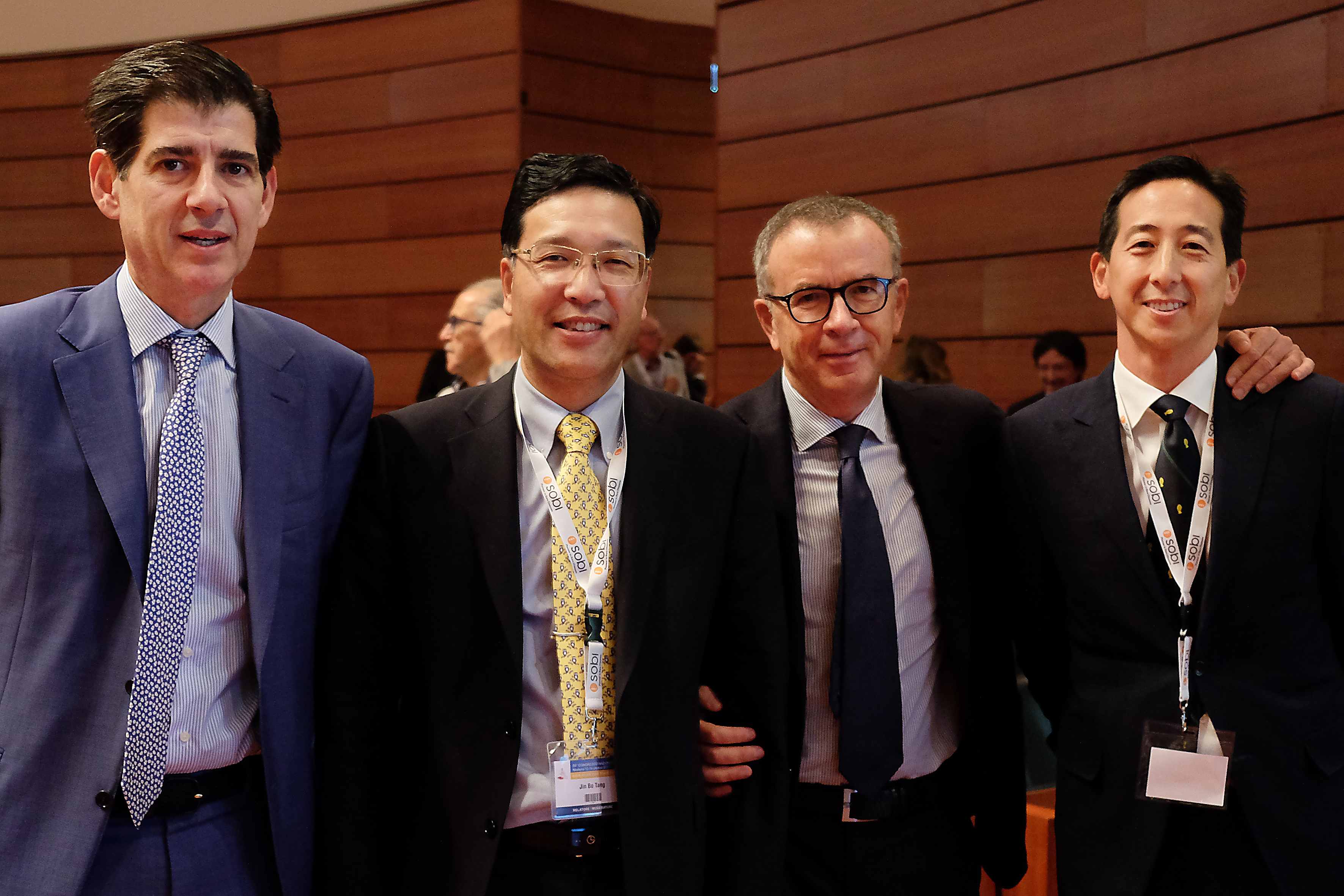 Los Dres. Piñal, Jin Bo Tan, Adani y James Chang
