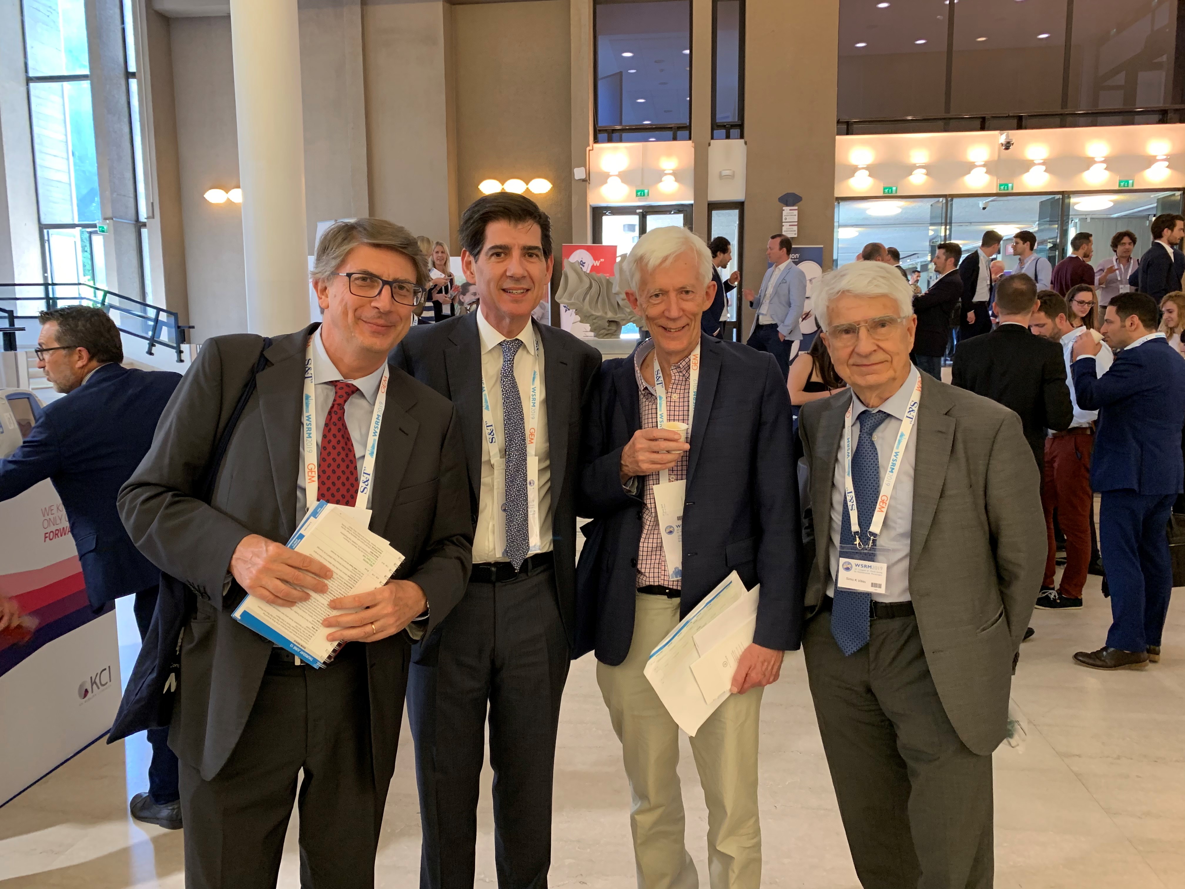 De izquierda a derecha, los Dres. Bruno Battiston, Francisco Piñal, Wayne Morrison y Simo Vilkki