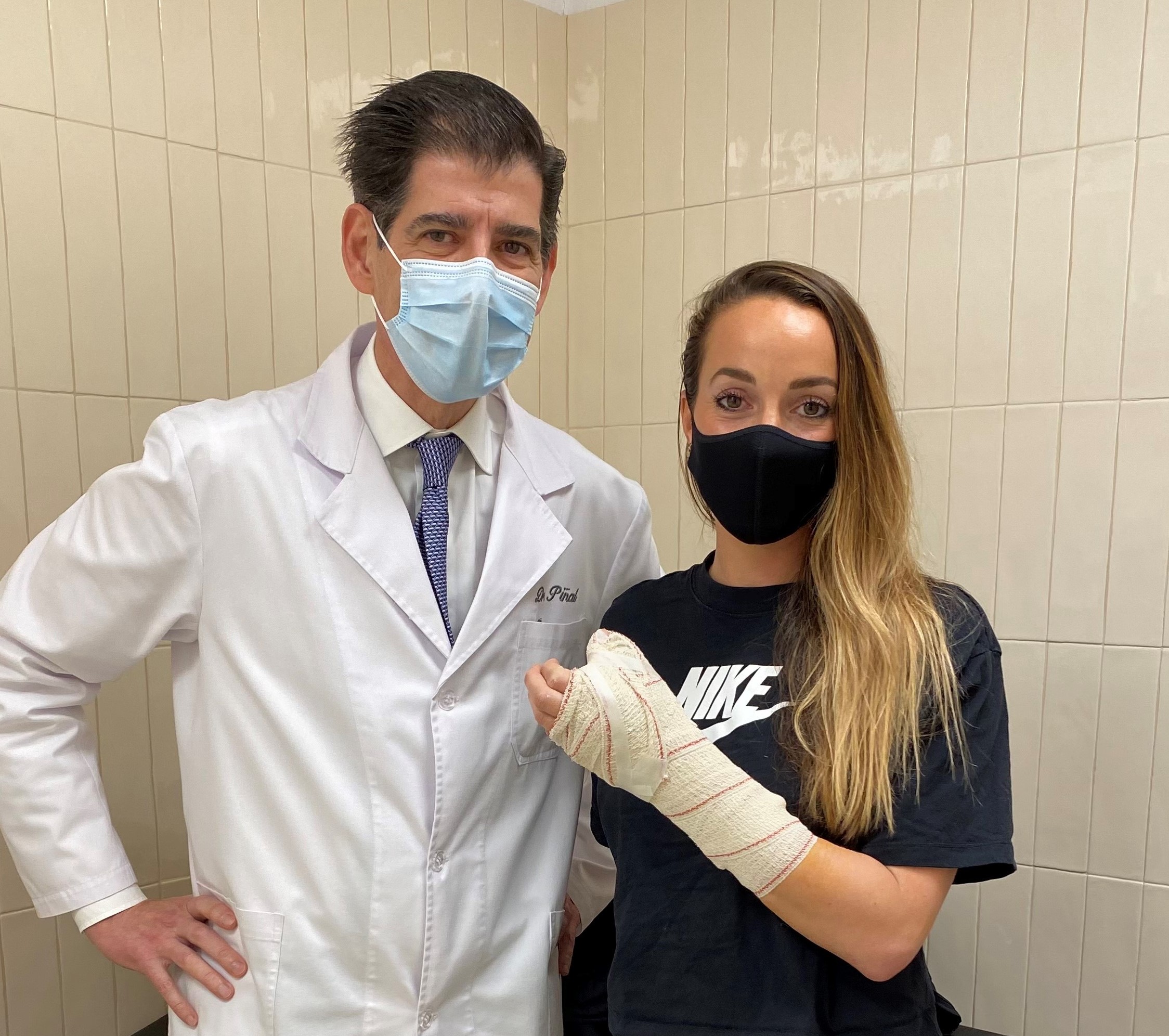 Dr Piñal and Kosovare Asllani 